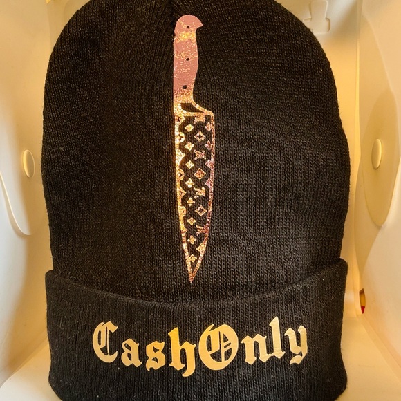 Graphic Designed Beanie( BLACK) SEE PICTURES - Picture 3 of 3